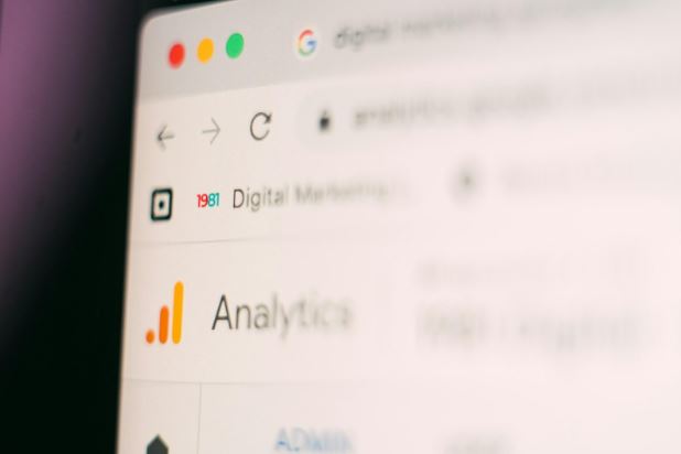 https://unsplash.com/photos/a-close-up-of-a-computer-screen-with-a-blurry-background-MVS3ecBsfmk - scale content