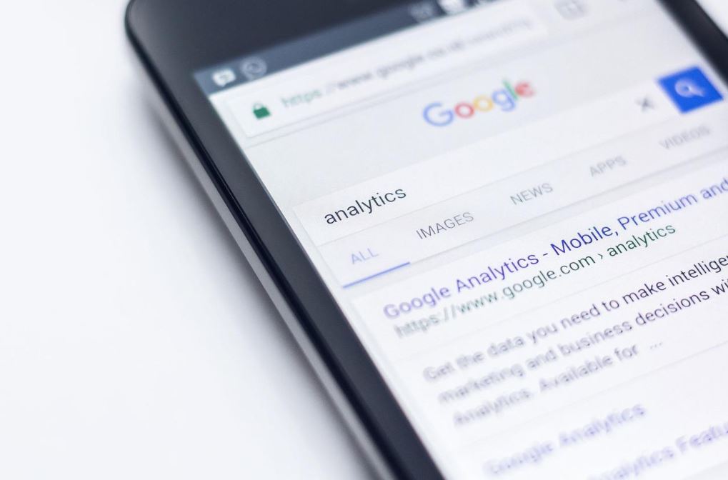 Image by Pexels from Pixabay https://pixabay.com/photos/electronics-mobile-phone-screen-1868708/  web copy 